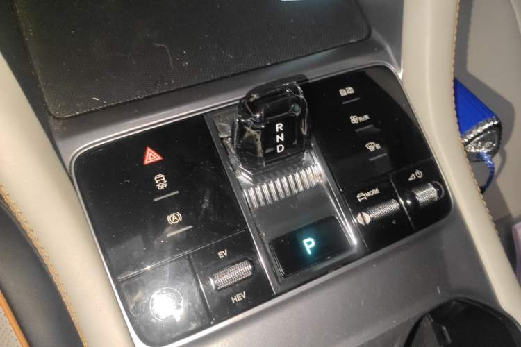 Used BYD Song PLUS New Energy 2023 Champion Edition DM-i 110KM Flagship PLUS Gear Lever