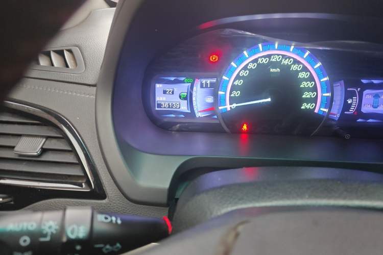 Used BYD S7 2015 2.0T Automatic Prestige Model Odometer Close Up