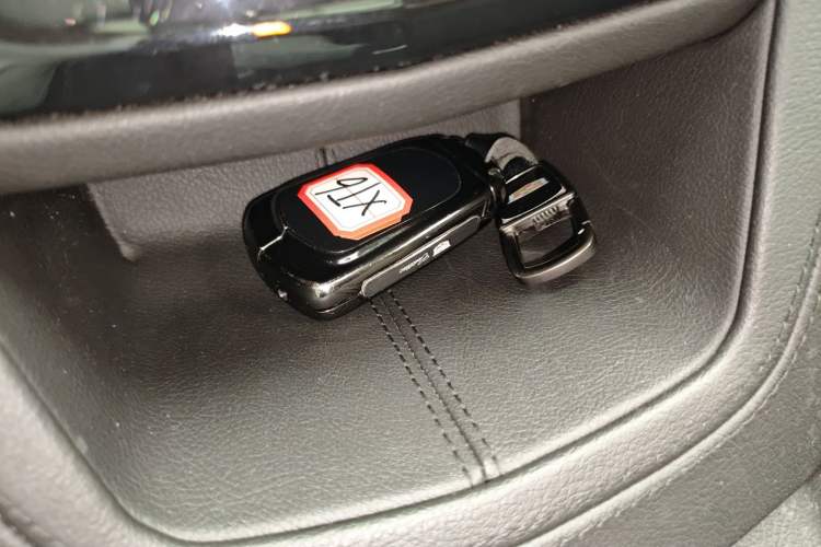 Used Cadillac XT6 2022 2.0T Six-Seater Four-Wheel-Drive Luxury Version Vehicle Key