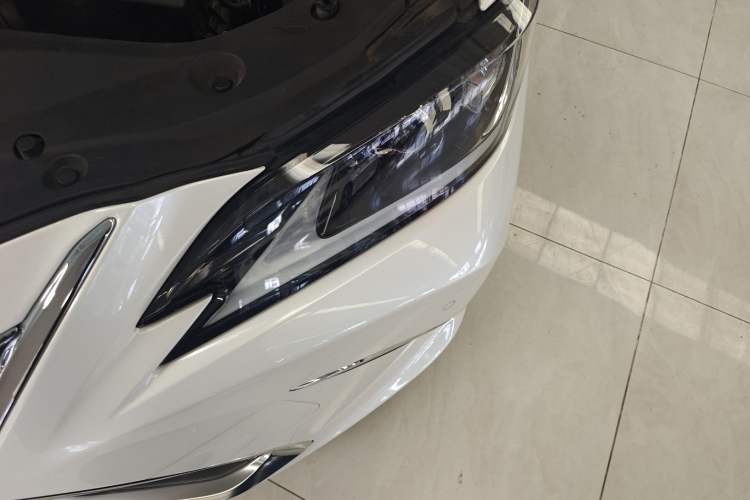 Used Lexus ES 2023 200 Excellence Edition
