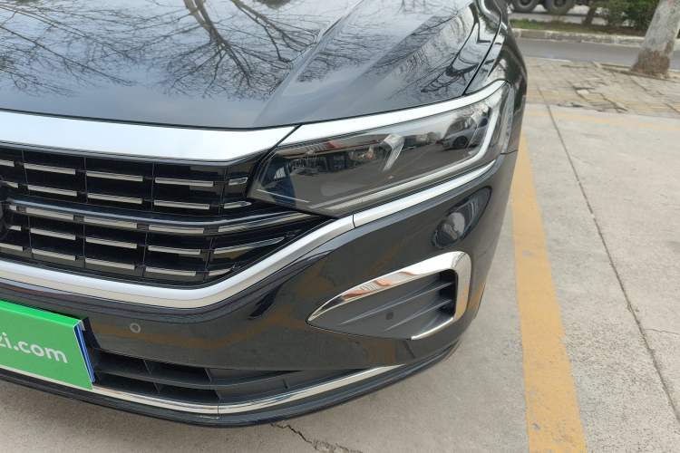 Used Volkswagen Passat 2024 380TSI Dragon Edition Left Front Headlight