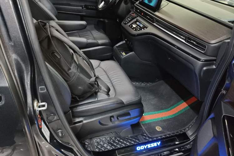 Used Honda Odyssey 2022 2.0L eHEV Sharp·Luxury Edition Right Front Seat