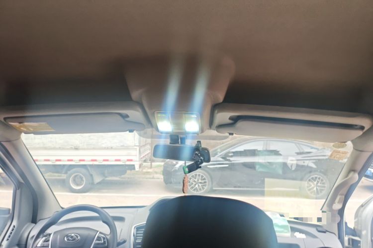 Used SAIC MAXUS Xintu V80 2019 2.5T Classic Version 6-Speed Manual – Aoyuntong Modified Long Wheelbase Mid-Height 7-Seater Headliner