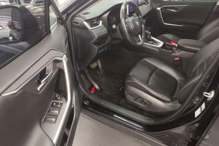 Used Toyota RAV4 2021 Revised Version Dual-Motor Hybrid 2.5L E-CVT 4x4 Elite PLUS Edition Driver Seat