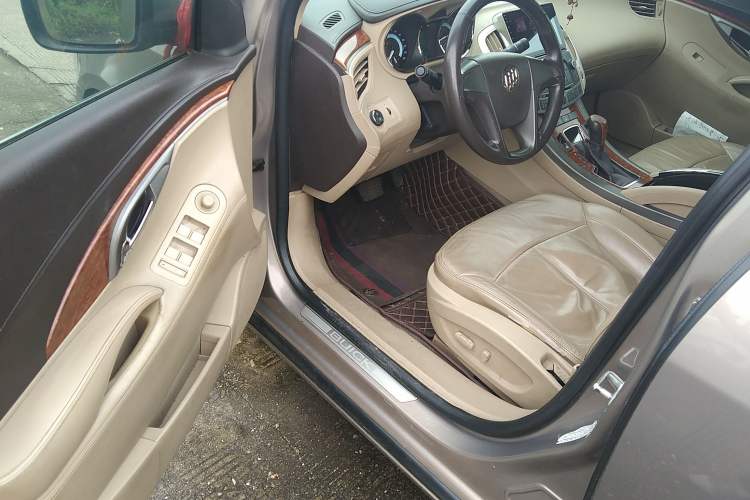 Used Buick LaCrosse 2011 2.4L SIDI Elegant Edition Driver Seat
