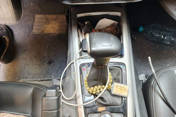 Used Qoros 3 2016 Sedan 1.6L Automatic Zhiyue Model Gear Lever