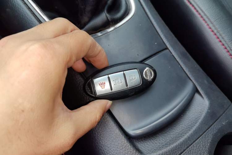 Used Nissan Tiida 2011 1.6T Manual ZhiKu Edition
