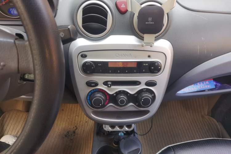 Used CHANGAN Benni mini 2010 1.0L Limited Edition Manual Transmission Audio And AC Panel