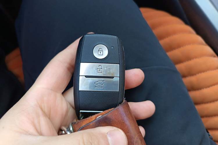 Used Kia Sportage R 2015 2.0L Automatic Two-Wheel Drive DLX Model