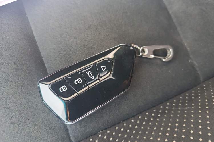 Used Infiniti ESQ 2014 1.6L Spontaneous Edition Vehicle Key