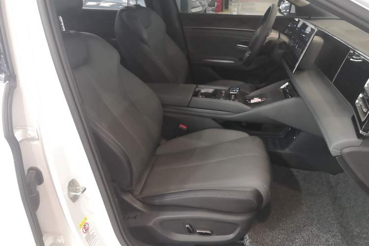 Used BYD Qin L 2024 DM-i 120KM Beyond Model
