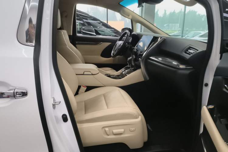 Used Toyota Vellfire 2023 Crown Dual-Engine 2.5L HV Ultimate Edition