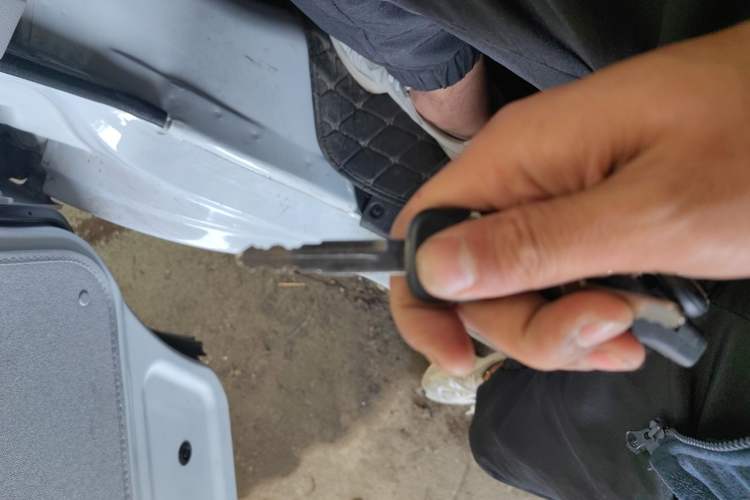 Used Jinbei Hiace X30 2024 1.5L Champion Edition Passenger Vehicle 5/6/7 Seats Vehicle Key