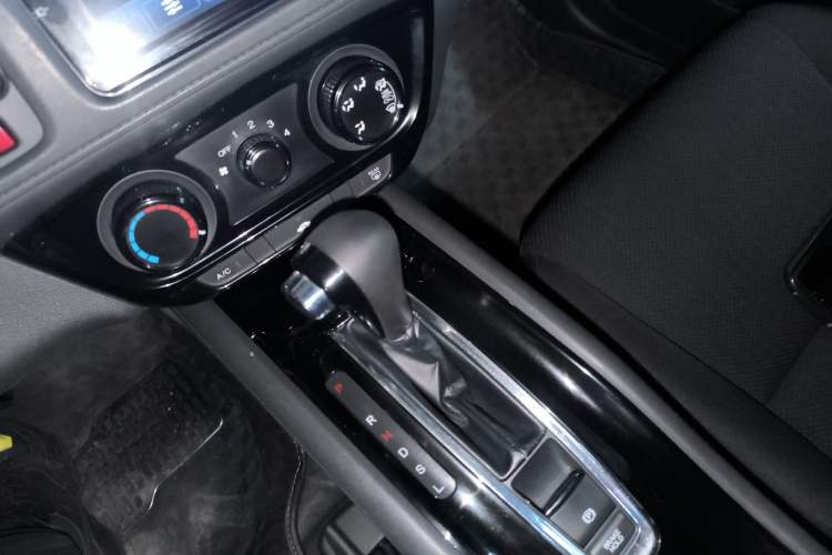 Used Honda Vezel 2015 1.5L CVT two-wheel drive Comfort trim