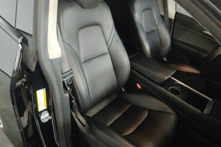 Used Tesla Model Y 2022 Rear-Wheel-Drive Version
