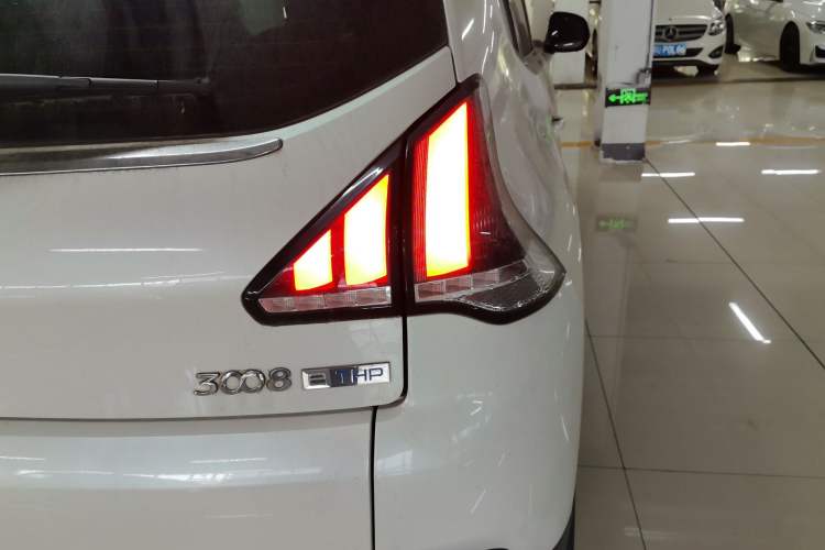 Used Peugeot 3008 2016 1.6THP Automatic Classic Edition