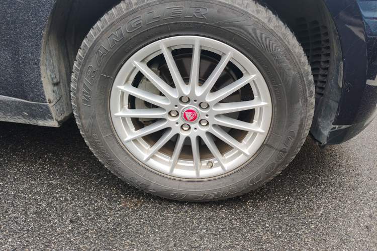 Used Jaguar F-PACE 2016 2.0T Two-Wheel Drive Urban Luxury Edition
