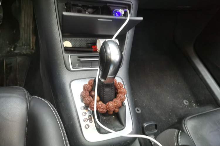 Used Volkswagen Tiguan 2017 300TSI Automatic Two-Wheel Drive Silk Road Comfort Edition Gear Lever