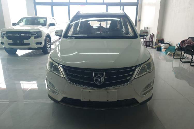 Used Baojun 560 2015 1.8L manual luxury version