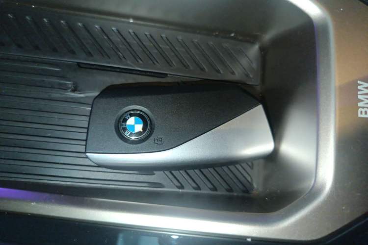 Used BMW i5 2024 eDrive 35L M Sport Package Interior 1