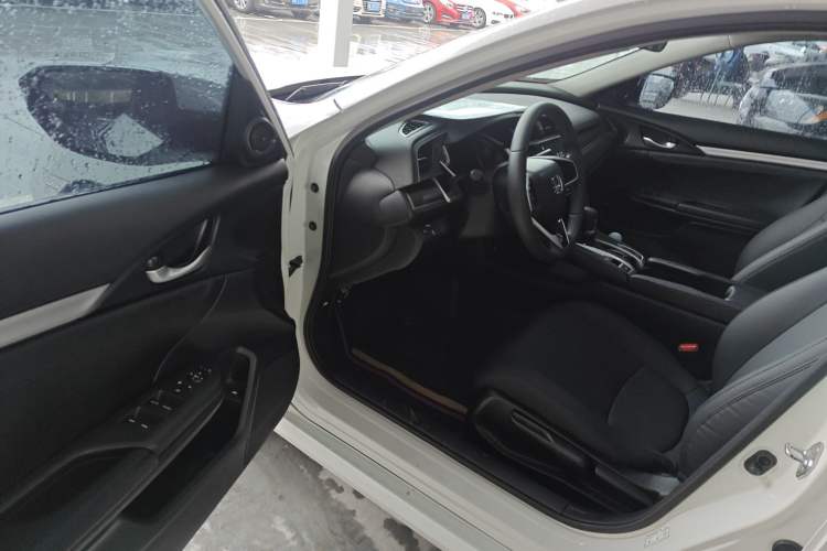 Used Honda Civic 2019 220TURBO CVT Dynamic Edition China VI Driver Seat