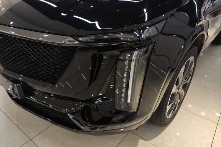 Used Cadillac XT5 2025 2.0T Platinum Edition