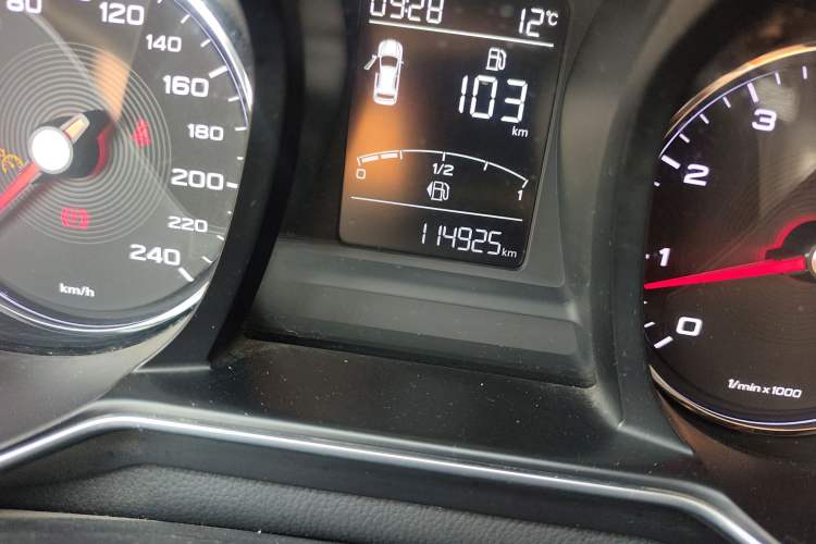 Used MG 6 2017 20T Manual Luxury Smart Connect Version China V Standard
