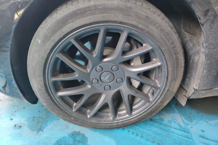 Used Tesla Model 3 2023 Rear-Wheel-Drive Version Left Front Wheel Hub