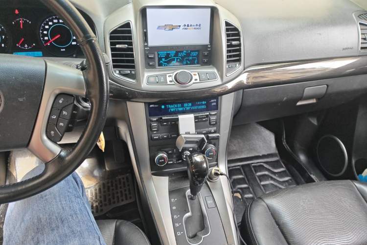 Used Chevrolet Captiva 2014 2.4L 4x4 Flagship Edition 7 Seats
