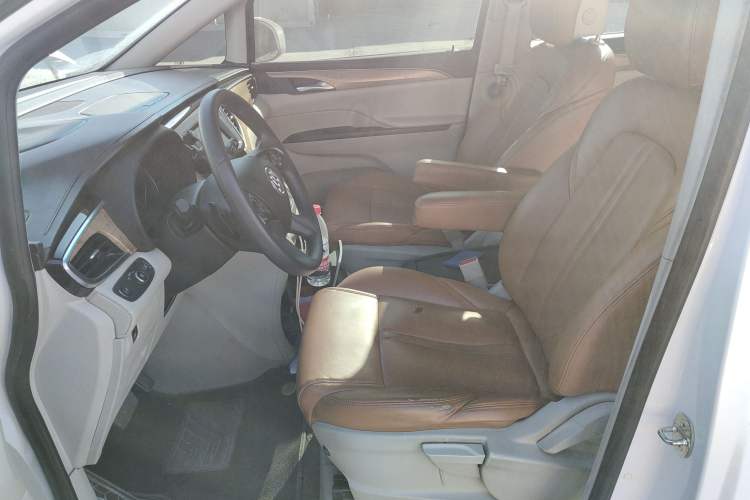 Used Buick GL8 2017 ES 28T Comfort Model China V Standard
