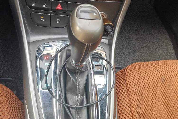 Used Chevrolet Malibu 2013 1.6T Automatic Comfort Edition Gear Lever