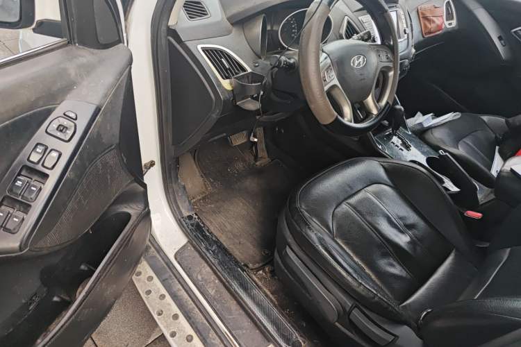 Used Hyundai ix35 2013 2.0L Automatic Two-Wheel Drive Smart GLS China V Standard Driver Seat