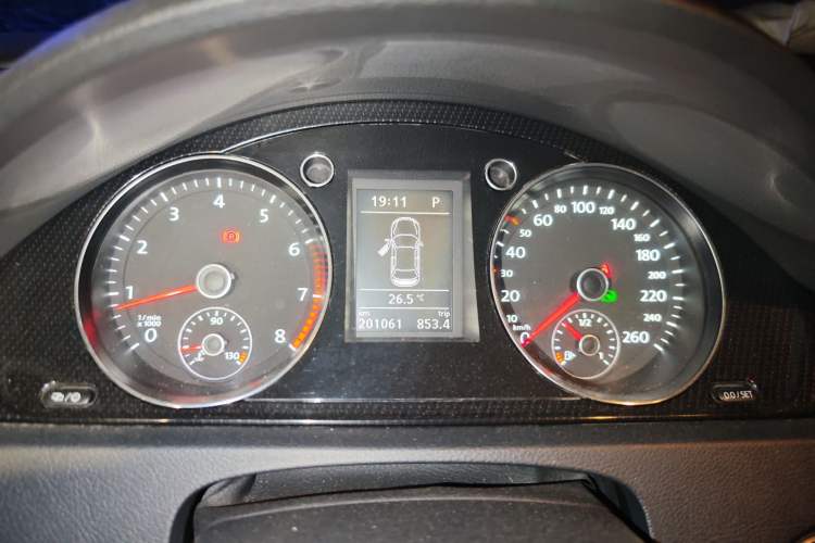 Used Volkswagen Magotan 2013 1.8TSI Luxury Model Instrument Cluster