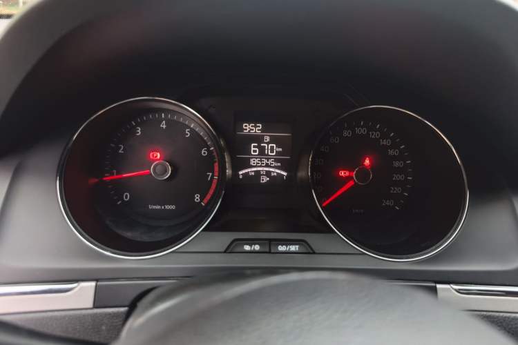 Used Volkswagen Bora 2013 1.6L Manual Fashion Edition
