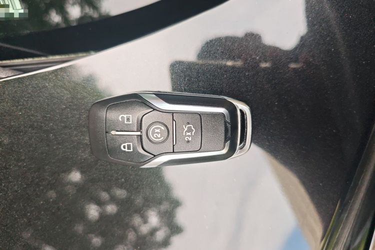 Used Ford Taurus 2017 EcoBoost 245 Luxury Model
