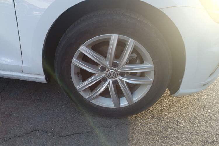 Used Volkswagen Golf 2019 1.6L Automatic Comfort Model China V Standard Right Front Wheel Hub