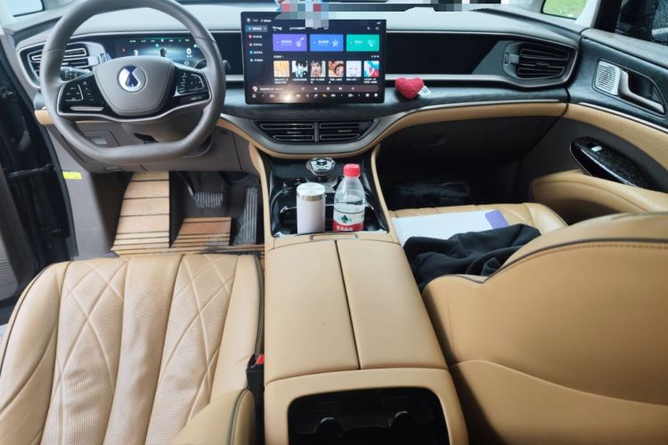 Used Denza D9 2022 DM-i 1040 Prestige Model