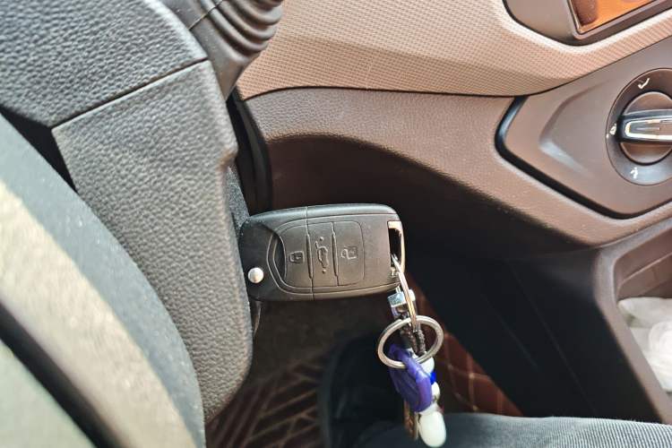 Used Wuling Hongguang 2018 1.5L S Standard Version L2B Vehicle Key