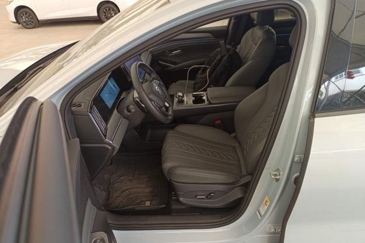 Used BYD Song L DM-i 2025 Intelligent Driving Version 160 km Beyond-Range Type Left Front Seat