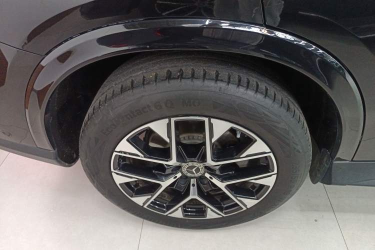 Used Mercedes-Benz GLC 2023 Facelift GLC 260 L 4MATIC Luxury Version 5 Seats
