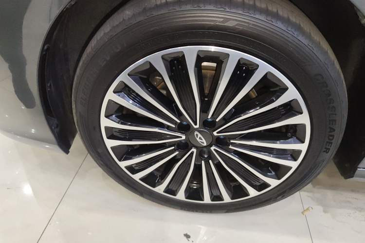 Used Chery Fengyun A8L 2025 1.5 TGDI 145 km Luxury Version Left Front Wheel Hub