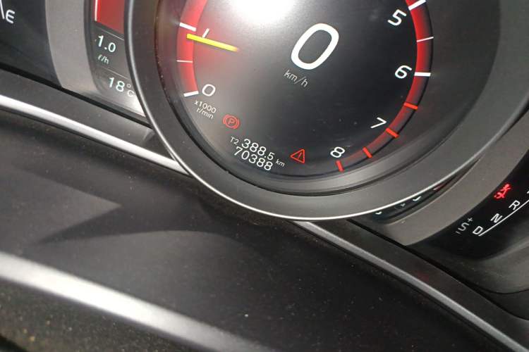 Used Volvo V40 2017 T3 Zhiyi Edition
