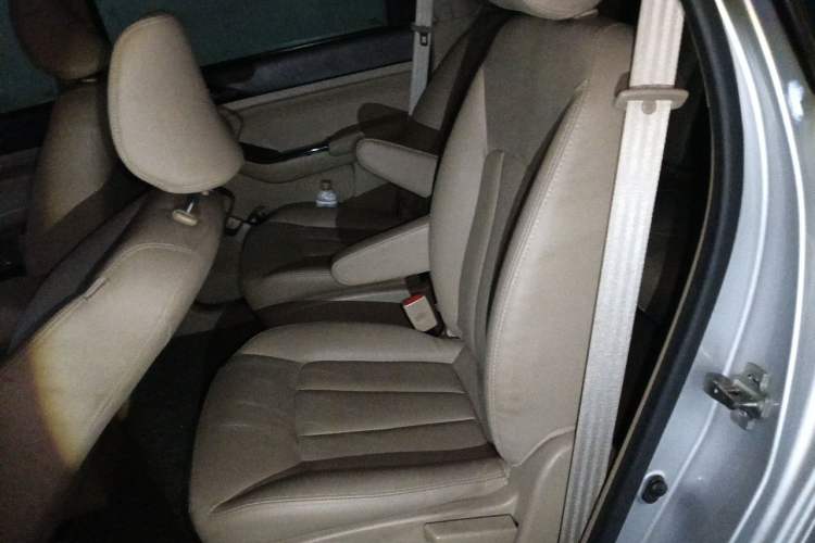 Used Baojun 730 2014 1.8L manual Comfort trim 7-seater