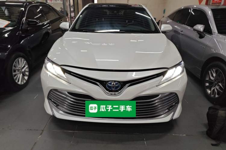 Used Toyota Camry 2019 Dual-Engine 2.5 HG Luxury Edition China V Standard Front