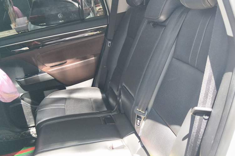 Used GAC Trumpchi GS8 2017 320T Two-Wheel Drive Luxury Smart Connectivity Version (7 Seats)
