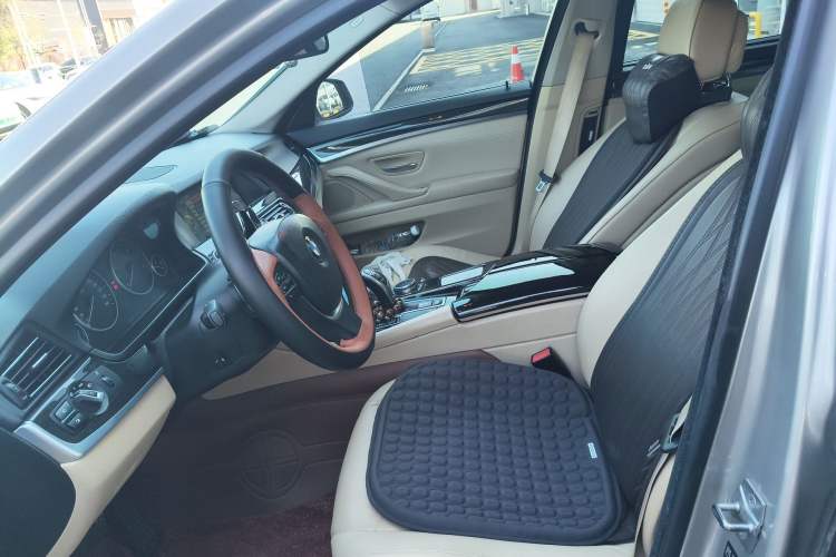 Used BMW 5 Series 2013 535Li Leading Model
