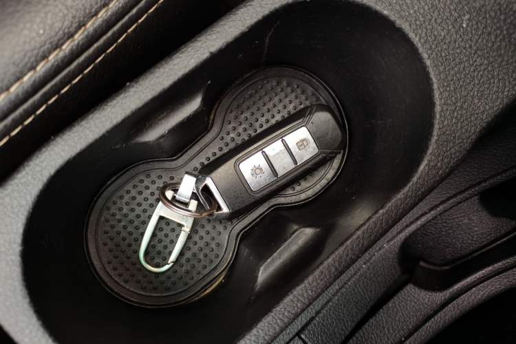 Used SWM X7 2016 1.8L Manual Luxury Edition 7 Seats
