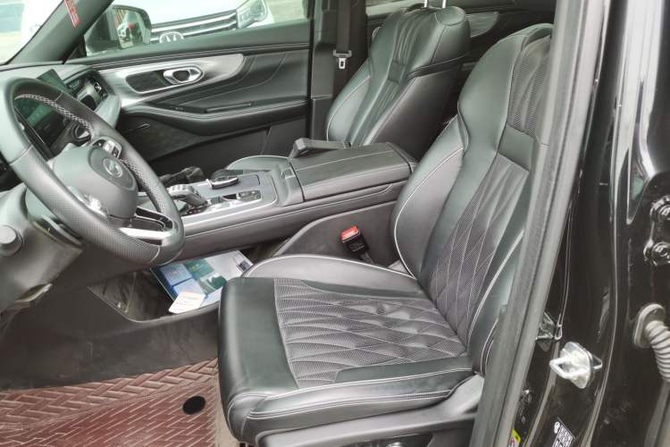 Used GAC Trumpchi GS8 2022 Linghang Series 2.0 TGDI Two-Wheel-Drive Luxury Smart Connectivity Version (7 Seats)
