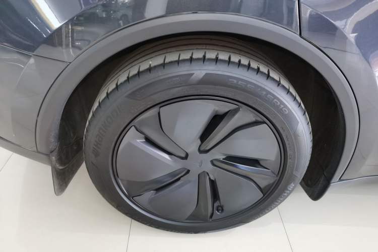 Used Tesla Model Y 2025 Long-Range All-Wheel Drive First Edition