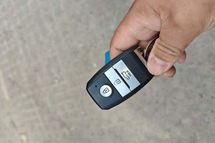 Used Land X7 2015 2.0T Panoramic Prestige Edition
